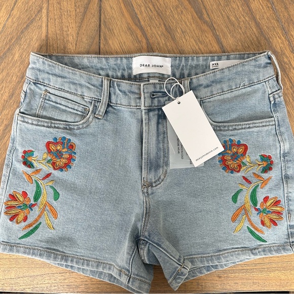 AVA MID RISE EMBROIDERY SHORTS TULLAMORE - Picture 2 of 6